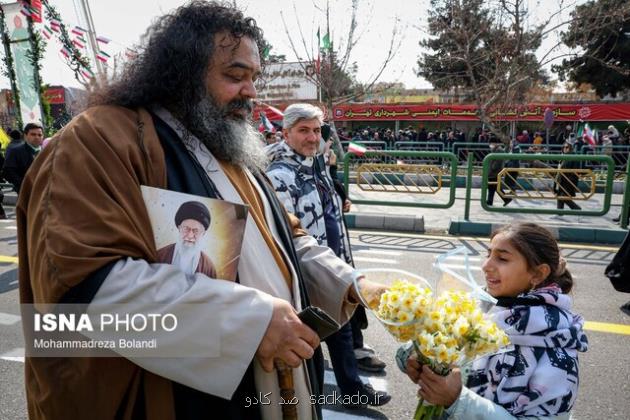 جشن حضور تا ظهور قاب هایی از فرهنگ و هنر در راهپیمایی ۲۲بهمن به روایت ایسنا Image